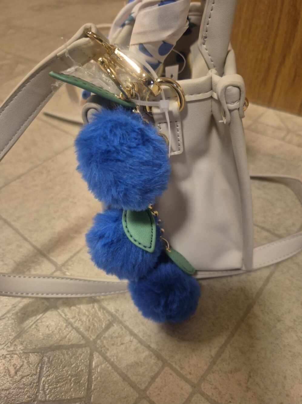 Betsey Johnson XO Lucy Red/White/Blueberry Charm Crossbody Top Handle Bag - Picture 2 of 8
